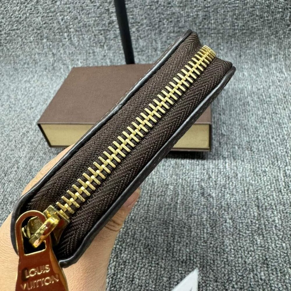 100% Authentic Louis Vuitton Empreinte Leather Wallet - Picture 5 of 8